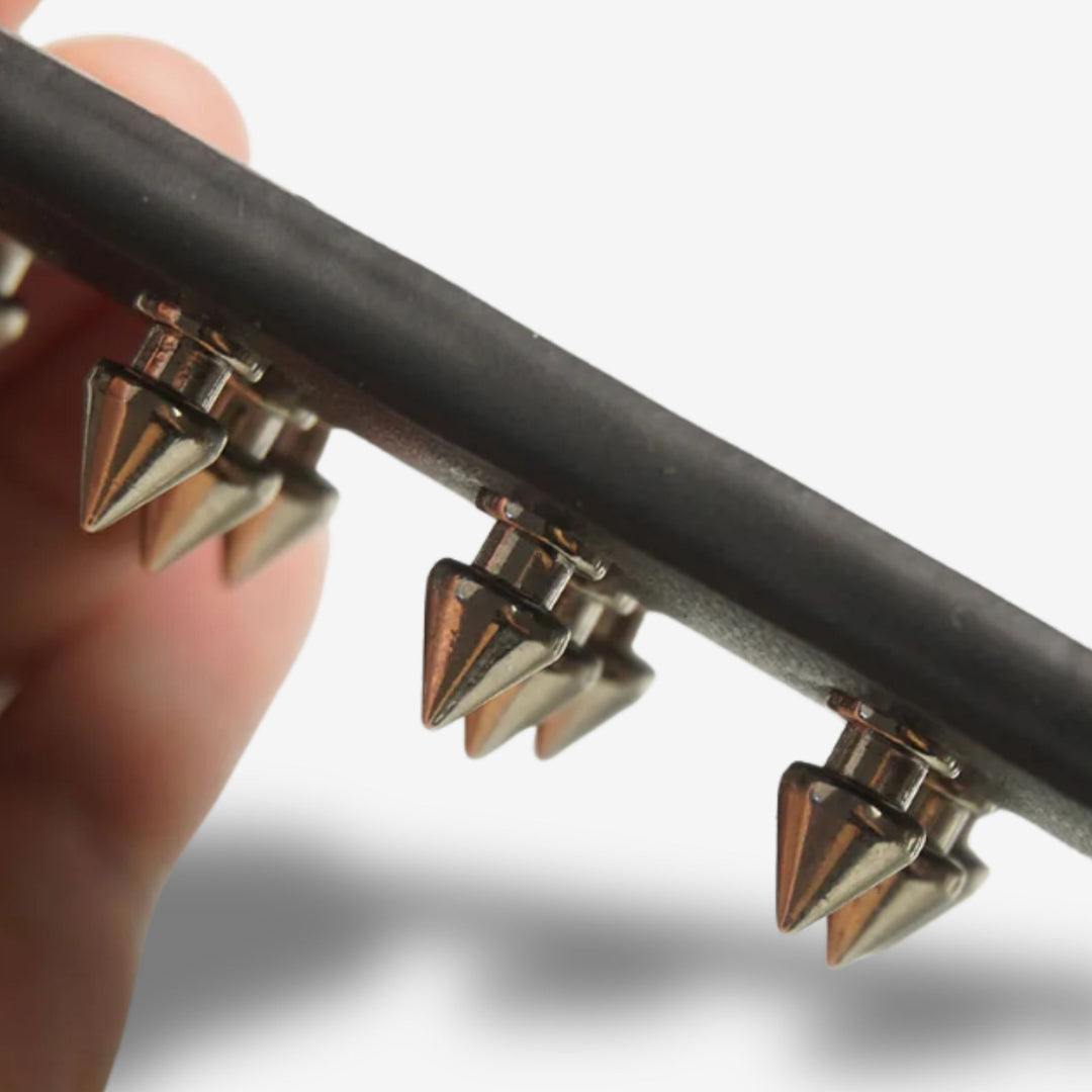 Paddle à pointes <br> Impact brut | Contrôle impitoyable